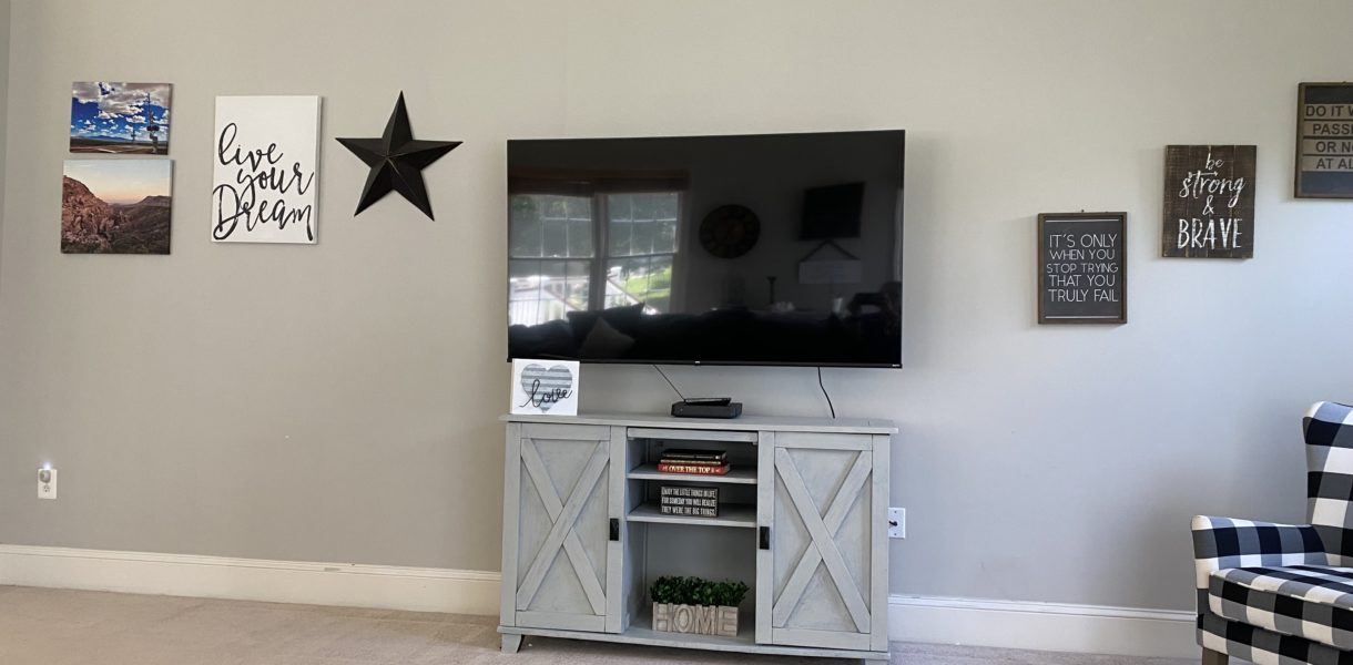 Buffet painted with Fusion Mineral Paint in Pebble